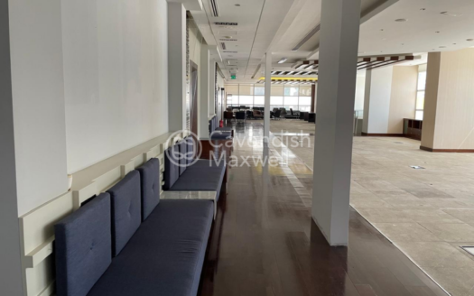 ON Sheikh Zayed Road | Ready Office | Near Metro